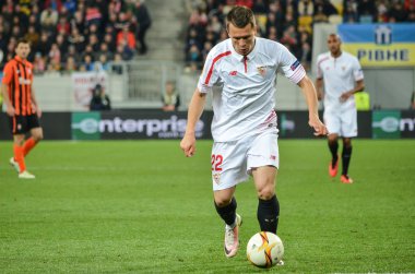 Lviv, Ukrayna - Nis 28: Yevhen Konoplyanka eylem sırasında 