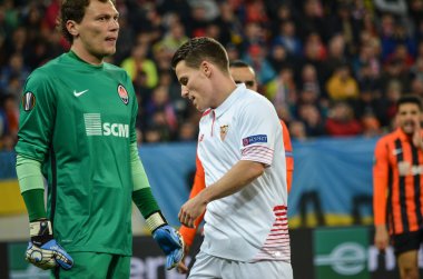 Lviv, Ukrayna - Nis 28: Andriy Pyatov eylem sırasında yarı 