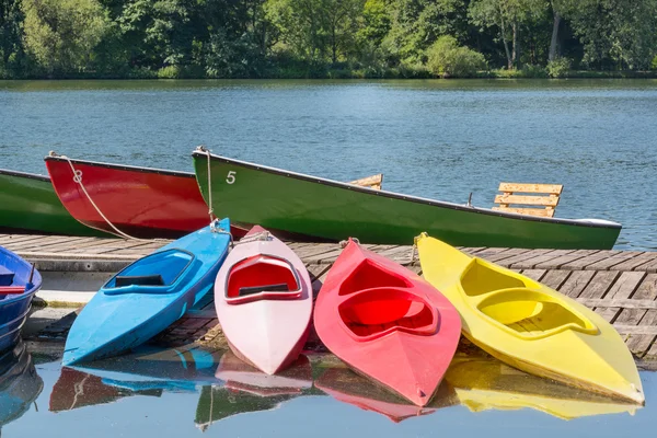 Viele schiffe an einem sommertag, maschsee, hannover, deutschland — Stockfoto