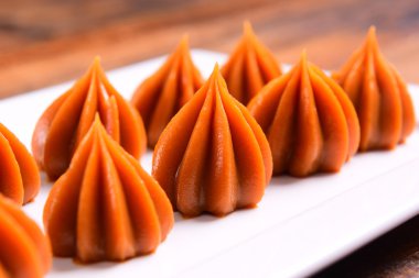 Dulce de leche drop