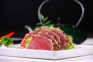 ton balıklı sashimi