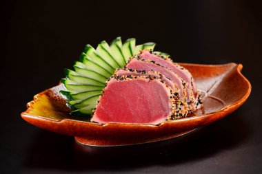 ton balıklı sashimi