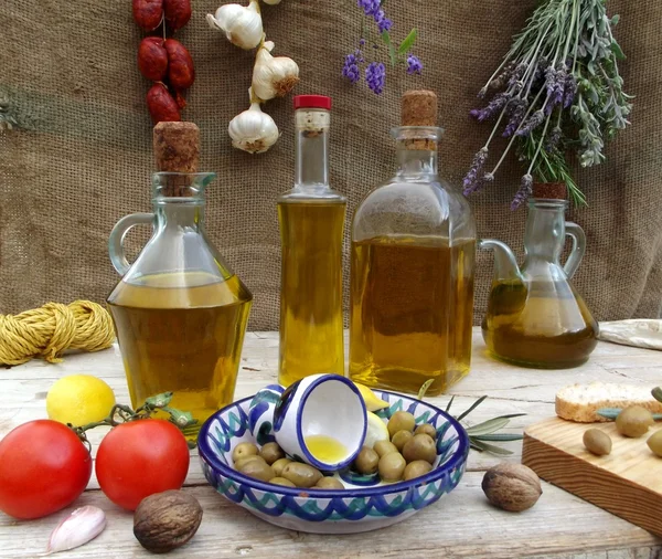 Nature morte à l'huile d'olive — Photo
