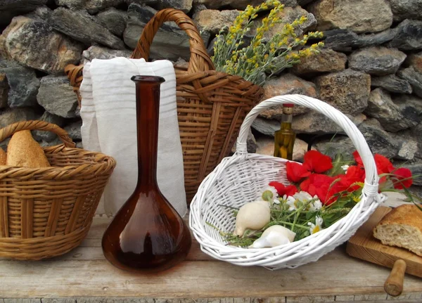 Still life with poppies and bread — Stock Photo, Image