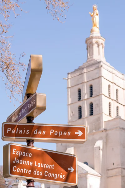 Directional signpost in Avignon — Stock Photo, Image