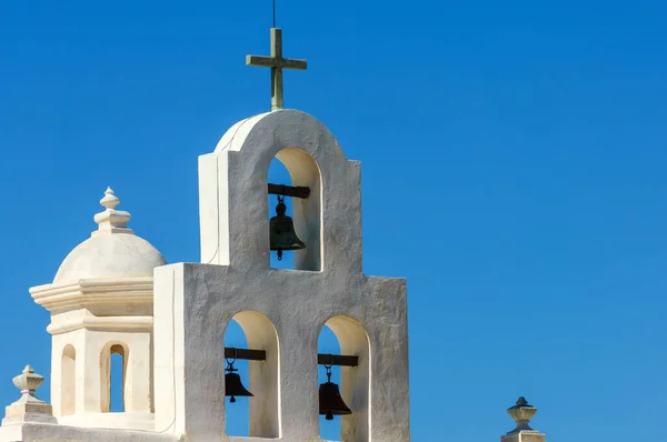 Campanario Blanco Misión San Xavier Del Bac Famosa Paloma Blanca — Foto de Stock