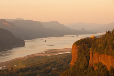 Columbia River Gorge clipart