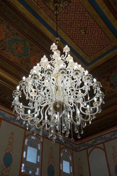 Lampa Kryształowa w pokoju Divan — Zdjęcie stockowe