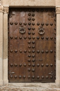 Antik sahte kapı