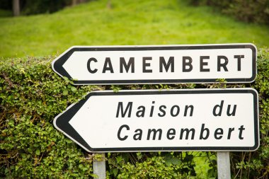Camembert Köyü işareti