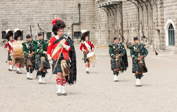 Halifax Citadel Ulusal Tarih Sitesi 'nde 24 Ağustos 2008' de Halifax, Nova Scotia, Kanada 'da geleneksel İskoç tartan kıyafetli 78.