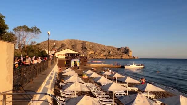 Spiaggia Sul Mare Nero Vista Sul Promontorio Giornata Autunno Soleggiata — Video Stock