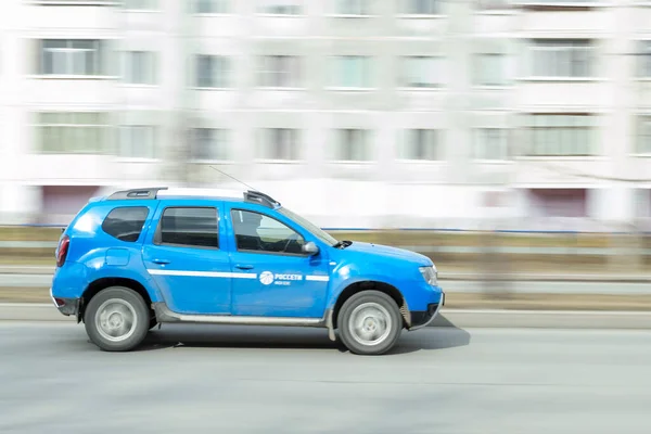 Μπλε Αυτοκίνητα Κίνηση Surgut Ρωσία Απριλίου 2021 — Φωτογραφία Αρχείου
