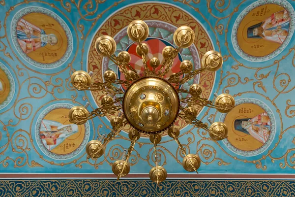 정교회에 샹들리에 시베리아 — 스톡 사진