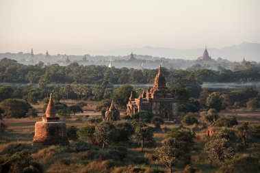 gün batımında Bagan Myanmar