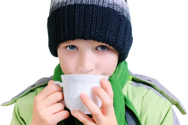 小男孩饮料茶 — 图库照片