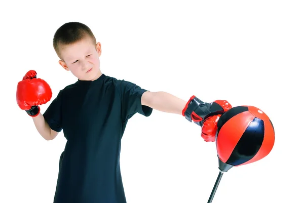 Niño en guantes de boxeo —  Fotos de Stock