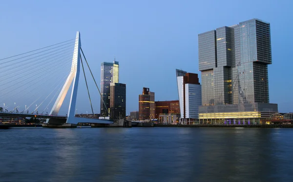 ROTTERDAM, HOLLAND Vue panoramique sur le pont Erasmus et le port de Rotterdam. Pays Bas . — Photo