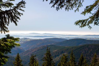 SpINDLERUV MLYN, CZECH Cumhuriyet. Çek Rupublic 'teki ünlü kayak merkezi Spindleruv Mlyn. Eğlence, boş zaman, açık hava aktiviteleri. Çek Cumhuriyeti 'nde turizm. 