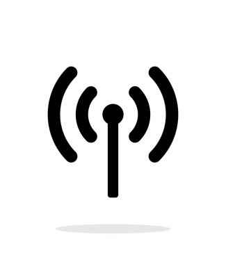 Radyo anteni sinyal simgesi beyaz arka plan üzerinde gönderme.