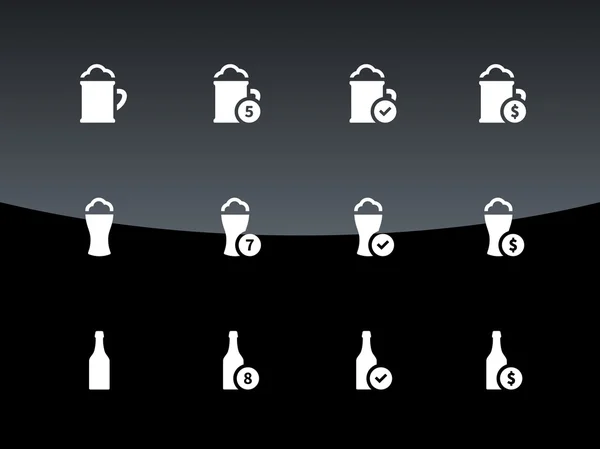 Flasche und Glas Bier-Ikonen auf schwarzem Hintergrund. — Stockvektor