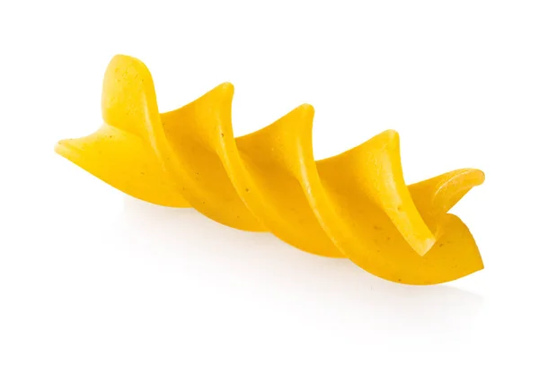 Rohe Pasta Fusilli Auf Weißem Isoliertem Hintergrund Mit Clipping Patch Stockfoto