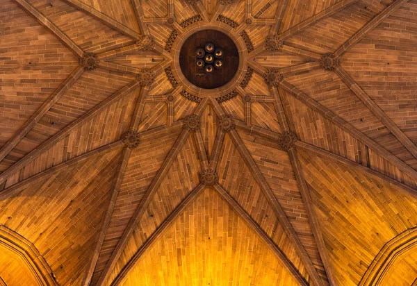 Intricato soffitto in arenaria all'interno della Cattedrale Anglicana di Liverpool — Foto Stock