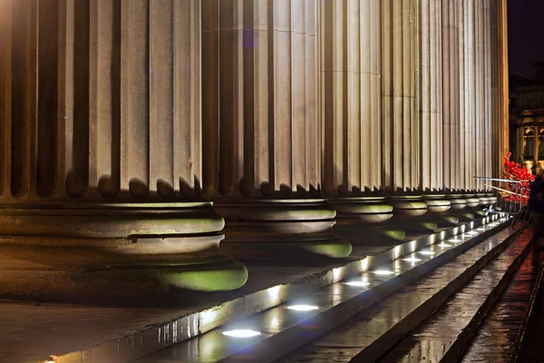 St Georges Hall Liverpool Uk za soumraku, Grade 1 památkově chráněné budově — Stock fotografie