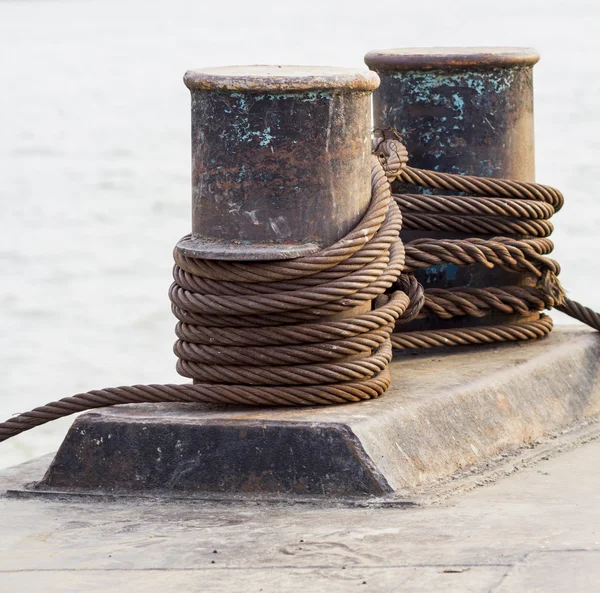 Mooring bollard — Stock Photo, Image