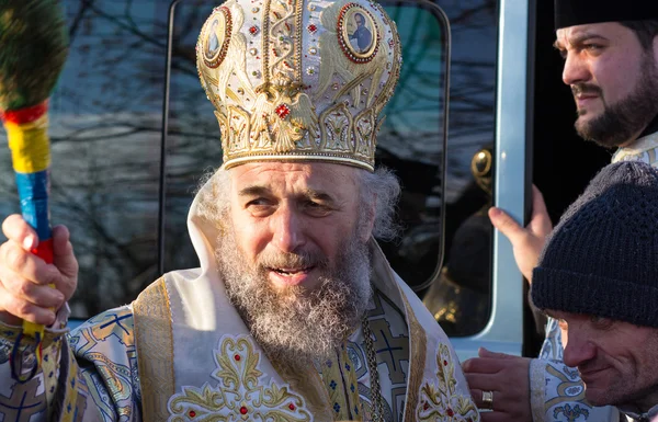 GALATI, ROMANIA -JANUARY 06,2015 Casian Craciun His Eminence, Archbishop of Lower Danube during the Epiphany — Stock Photo, Image