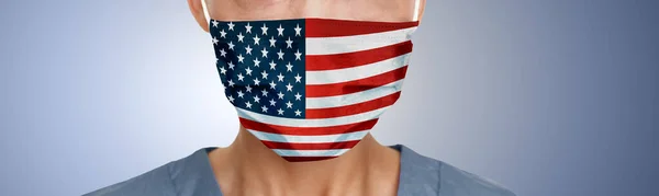 USA Amerikaanse vlag afdrukken op gezichtsmasker beschermende PPE arts panoramische banner — Stockfoto