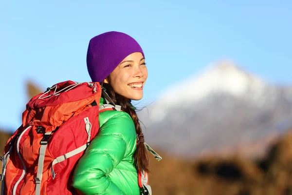 Aktive Wanderin lebt gesunden Lebensstil — Stockfoto