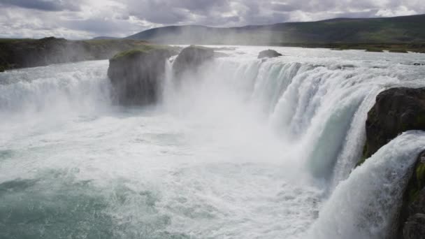 Islândia Paisagem com Godafoss Cachoeira famoso destino turístico — Vídeo de Stock