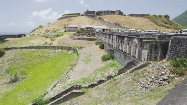 Fortaleza de St Kitts Brimstone Hill en Saint Kitts - destino turístico del Caribe — Vídeos de Stock