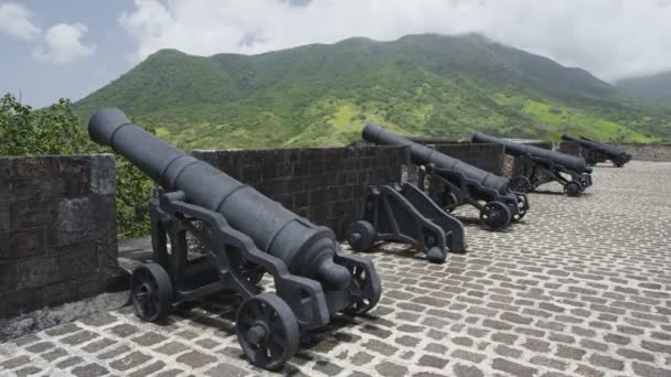 St. Kitts Brimstone Tepesi Saint Kitts Kalesi Karayipler 'deki gemi turu durağı — Stok video