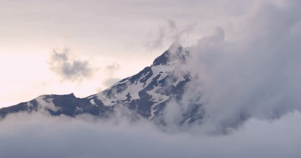 Βουνό σύννεφο ουρανό τοπίο φόντο — Αρχείο Βίντεο