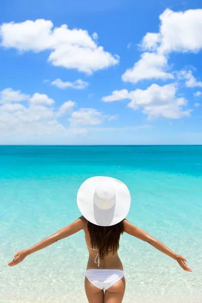 Mulher de liberdade de férias em fuga tropical de luxo — Fotografia de Stock