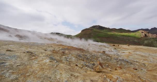 Volcano geothermal volcanic activity video - Iceland landscape nature — Stock Video