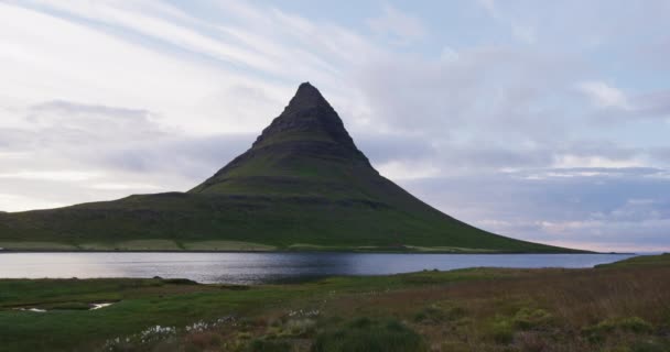 Islanda natura Kirkjufell paesaggio montano sull'Islanda occidentale sulle Snaefellsnes — Video Stock