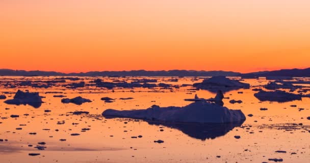 Globální oteplování a změna klimatu - Ledovce z tání ledovce v ledovci — Stock video