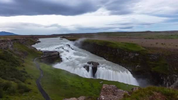 Wodospad w Islandii - Wodospad Gullfoss podróży atrakcją turystyczną — Wideo stockowe