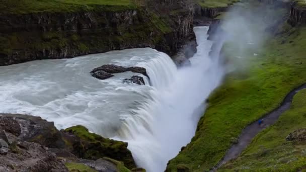 Island resor Gullfoss vattenfall turistattraktion destination isländska — Stockvideo