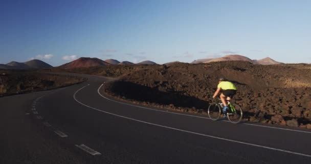 Cyklistika - Silniční cyklista trénink na kolo trénink pro závod — Stock video