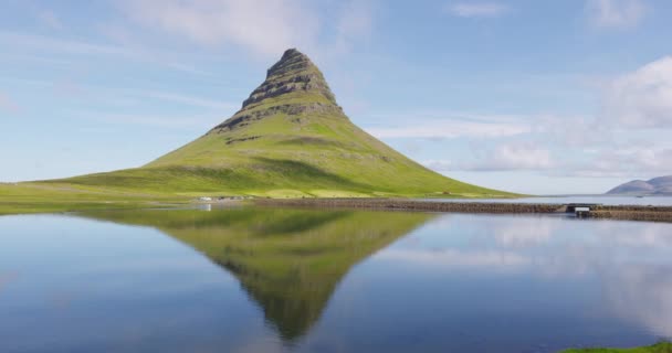 アイスランドの自然｜スノーフェルズネス島の西アイスランドの山の風景 — ストック動画