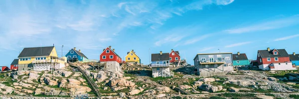 Groenland uitzicht op Ilulissat City en ijskap. Toeristische bestemming in de tactiek — Stockfoto