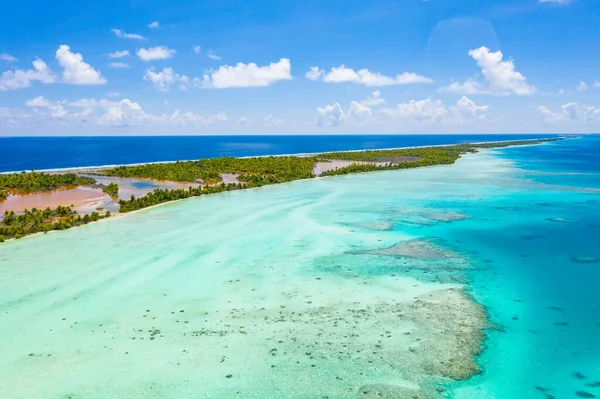 Drónkép Francia Polinézia Tahiti Fakarava atoll szigetéről és Kék Lagúnájáról — Stock Fotó