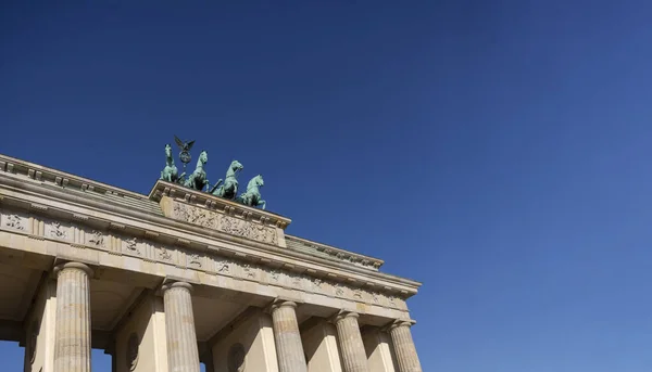 Puerta de Brandeburgo al atardecer, Berlín, Alemania, Europa — Foto de Stock