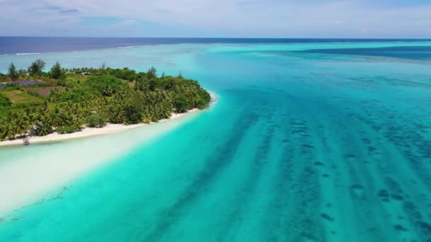 İklim değişikliği yükselen bir deniz seviyesi konsepti videosu, Fransız Polinezyası. Küresel ısınma ve yükselen deniz seviyeleri, klip, Tahiti ve diğer ada ülkelerinde gösterilen Huahine için bir tehdittir. Seyahat hedefi. — Stok video
