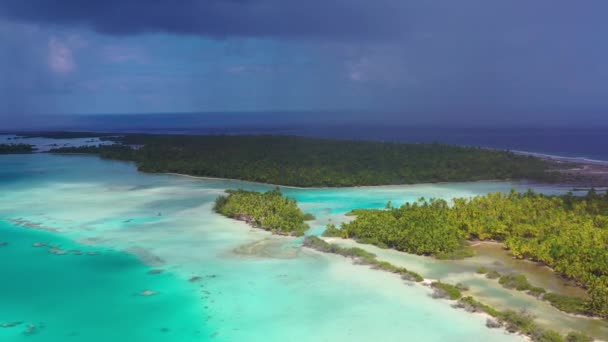 지구 온난화 와 해수면 상승에 대한 컨셉 비디오, 프랑스령 폴리네시아입니다. 기후 변화와 해수면 상승은 영상에서 파카라 바와 생태계에 위협이 된다. Rangiroa, Tahiti drone travel footage — 비디오