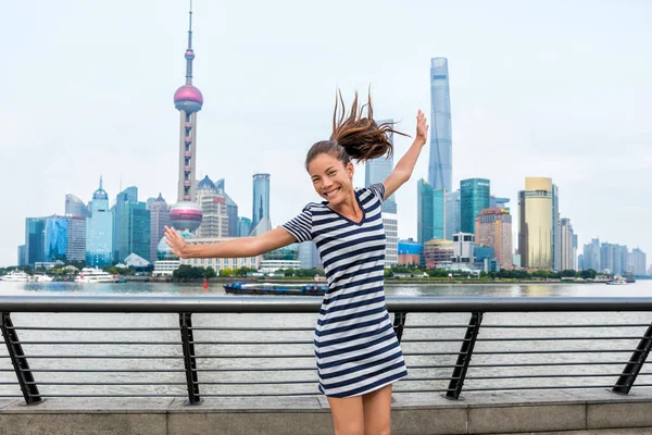 Happy Asian woman having fun - Shanghai city China — Zdjęcie stockowe